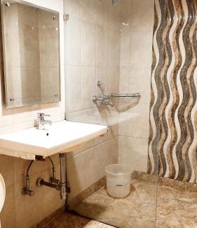 Jalandhar Hotel | HOTEL INTERNATIONAL - Bus Stand Jalandhar City