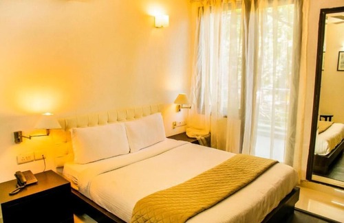 Indirapuram Hotel | Hotel IP Swarn Near Anand Vihar Vaishali