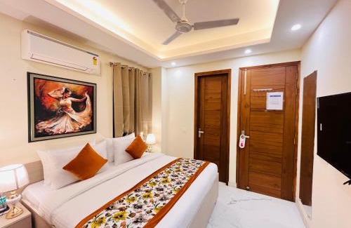East of Kailash Hotel | Hotel Ivaan Homes opposite to Iskcon Temple East of Kailash New Delhi