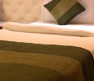 Greater Kailash Hotel | Hotel Ivory 32