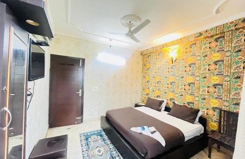 Chittaranjan Hotel | Hotel Jagannath Chittaranjan Park Near Nehru Palace