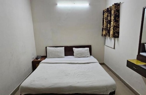 New Delhi House | Hotel Jageer Palace Bawana