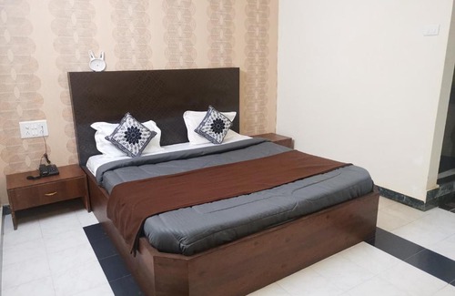 Kolhapur Hotel | Hotel Janki