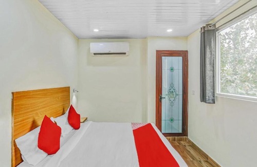 Delhi Hotel | Hotel Jeet Palace Near Laxmi Nagar Metro Station
