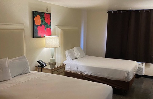 North Las Vegas Hotel | Hotel Jefe at Ojos Locos