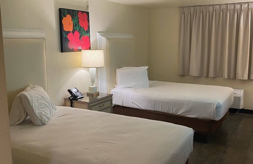 North Las Vegas Hotel | Hotel Jefe at Ojos Locos