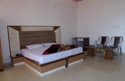 Behror Hotel | Hotel Jhansla By GRB