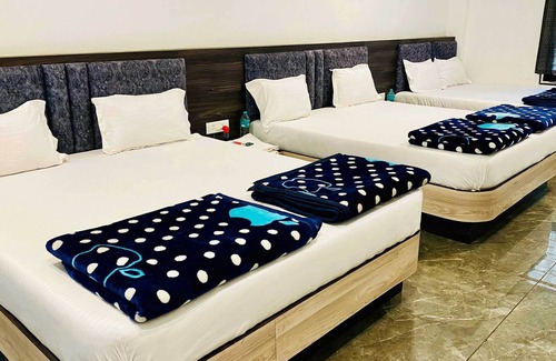 Omkareshwar Hotel | Hotel JK Palace