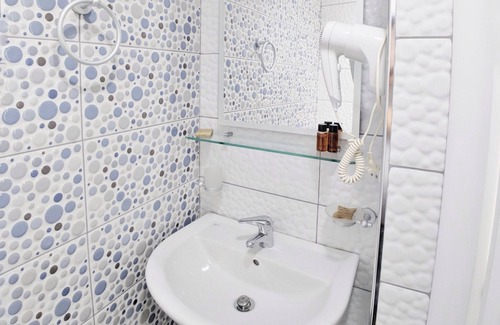 Qender Hotel | Hotel JoAn