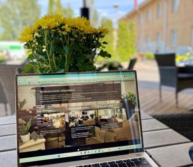 Karhula Hotel | Hotel Jokipuisto