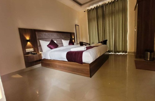 Tapovan Hotel | Hotel Keshav Nandan - By The Shivaay