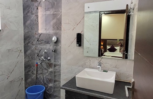 Tapovan Hotel | Hotel Keshav Nandan - By The Shivaay