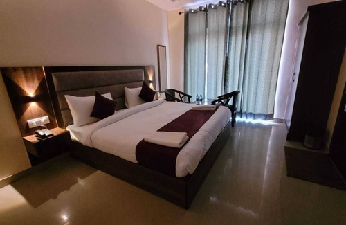 Tapovan Hotel | Hotel Keshav Nandan - By The Shivaay