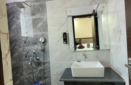 Tapovan Hotel | Hotel Keshav Nandan - By The Shivaay