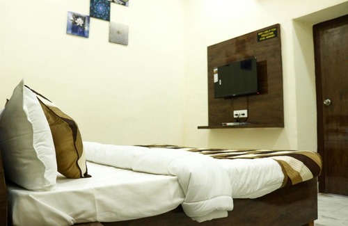 Ajmer Hotel | Hotel King Edward Memorial 50 Mtrs from Railway Station