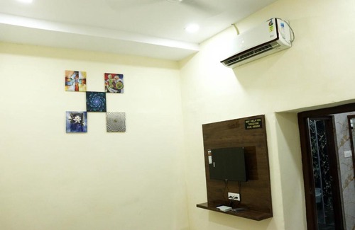Ajmer Hotel | Hotel King Edward Memorial 50 Mtrs from Railway Station