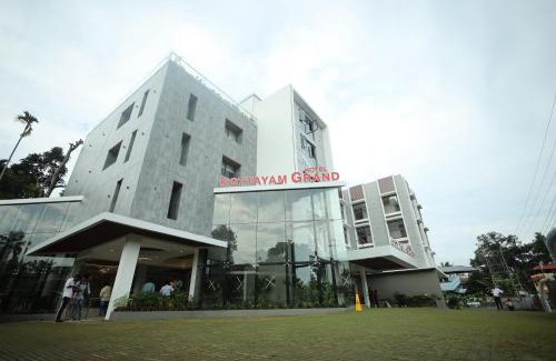 Aymanam Hotel | Hotel Kottayam Grand
