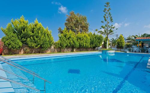 Kato Stalos Hotel | Hotel Koukouras