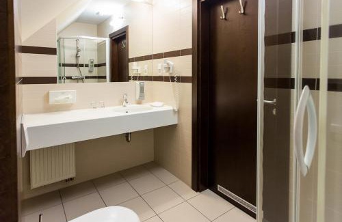 Pomlewo Hotel | HOTEL KOZI GRÓD Pokoje i Domki na Kaszubach
