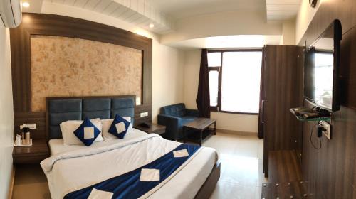 Katra Hotel | Hotel Krishna
