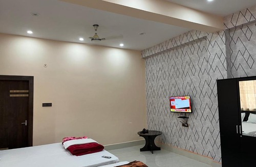 Deoghar Hotel | Hotel Krishna Paradise