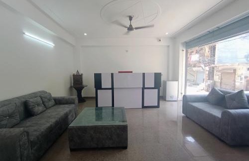 Dwarka Hotel | Hotel Krishna Tower