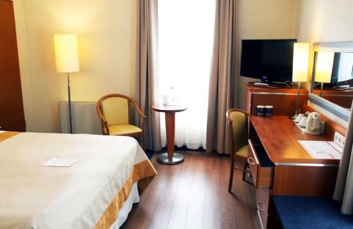 Chanakyapuri Hotel | Hotel Krone Delhi Near IGI Airport Delhi