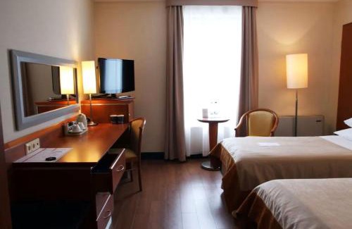 Chanakyapuri Hotel | Hotel Krone Delhi Near IGI Airport Delhi