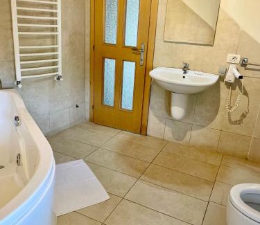 Razem Hotel | Hotel Kulla e Arte