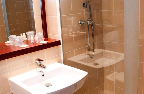 La Richardais Hotel | Hotel Kyriad Saint-Malo Ouest-Dinard