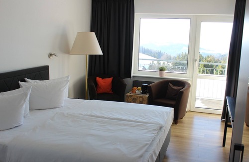 Sankt Maergen Hotel | Hotel Löwen by Mastiff