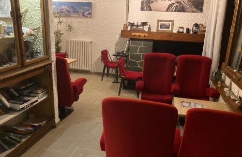 Saint-Gervais-les-Bains Hotel | Hotel La Chaumière Garage Moto gratuit Hôtel à 100 m du télécabine