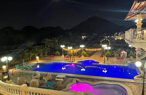 Ometepe Island Hotel | Hotel La Estancia
