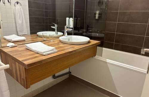 Aurillac Hotel | Hotel La Thomasse