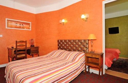 Sully-sur-Loire Hotel | Hotel La Tour