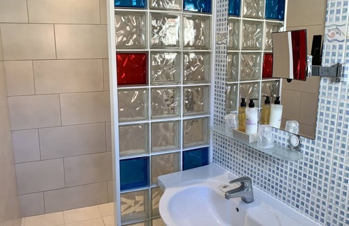Cap-d'Antibes Hotel | Hotel La Villa Juan Beach