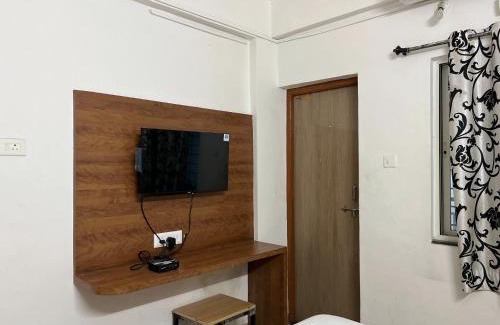 Pune Hotel | Hotel Lake View