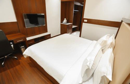 Uttukuli Hotel | Hotel Lakshmi Towers