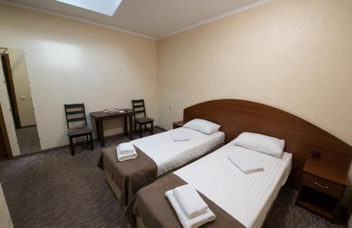 Desnyans'kyi District Hotel | Hotel LaMa 2