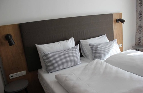 Munchen District Hotel | Hotel Landgasthof Brunnthal