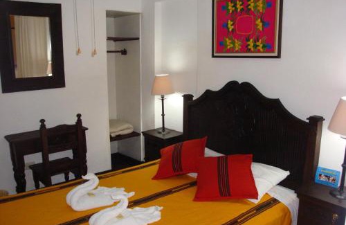 Antigua Guatemala Hotel | Hotel Las Camelias Inn by AHS