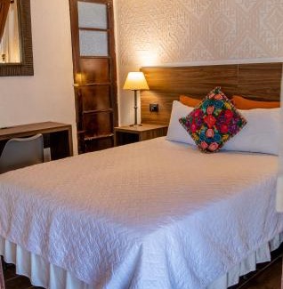 Antigua Guatemala Hotel | Hotel Las Camelias Inn by AHS