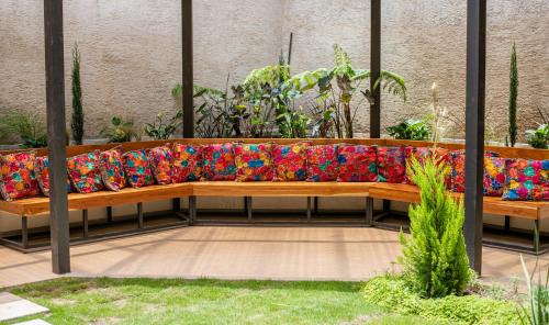 Antigua Guatemala Hotel | Hotel Las Camelias Inn by AHS
