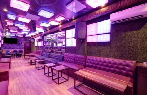 Paharganj Hotel | HOTEL Le CASHEW 2 MIN WALKING DISTANCE RAILWAY STATION