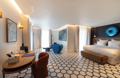 Les Restanques Hotel | HOTEL LE CHATEAU ROSE