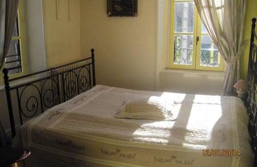 Neuville House | Hotel Le Commerce