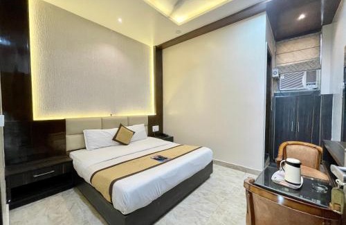 Haridwar Hotel | HOTEL LE GRACE ! HARIDWAR होटल ले ग्रेस, ஹோட்டல் லீ கிரேஸ் fully-Air-Conditioned-hotel, lift-wifi-and-Parking-availability near Ganga Ghaat and Mansa Devi Temple - 2