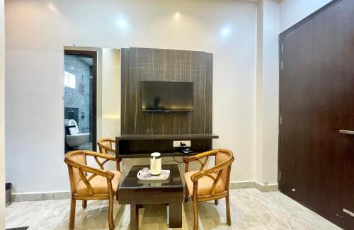 Haridwar Hotel | HOTEL LE GRACE ! HARIDWAR होटल ले ग्रेस, ஹோட்டல் லீ கிரேஸ் fully-Air-Conditioned-hotel, lift-wifi-and-Parking-availability near Ganga Ghaat and Mansa Devi Temple - 2