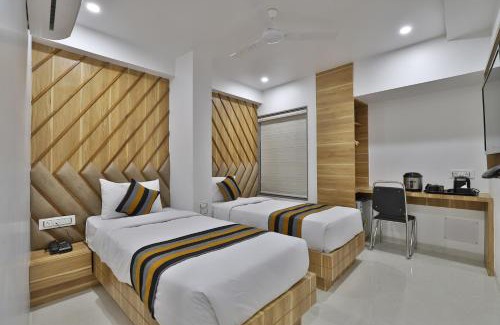 Surat Hotel | HOTEL LE GRAND