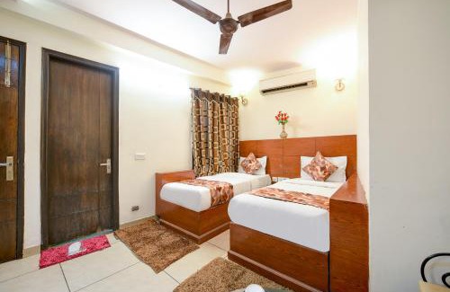 Karol Bagh Hotel | Hotel Le Grand - Walk-in from RK Ashram Metro Station